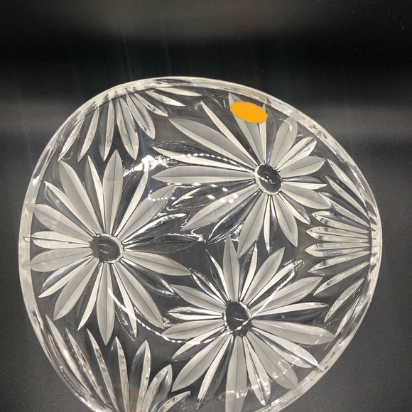 Large 9” Sunflower crystal decorative bowl 24%pbO made in western Germany - Picture 5 of 6